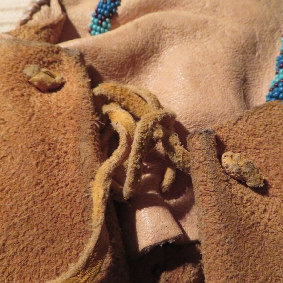 Vintage Native American Handmade Leather Turquoise Beaded Moccasins 10\